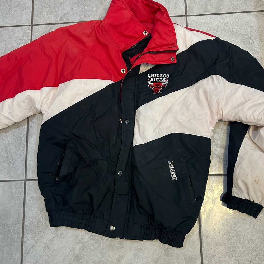 Vintage 1990s Chicago Bulls NBA Pro Player small Puffer Jacket - Picture 9 of 9